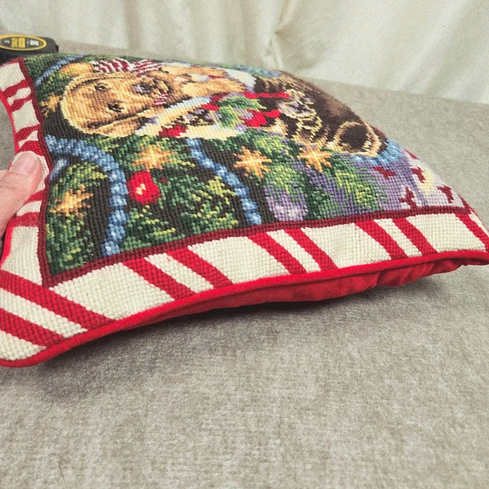 Christmas Golden Retriever Puppy Needlepoint Pillow Red Velvet Back Holiday